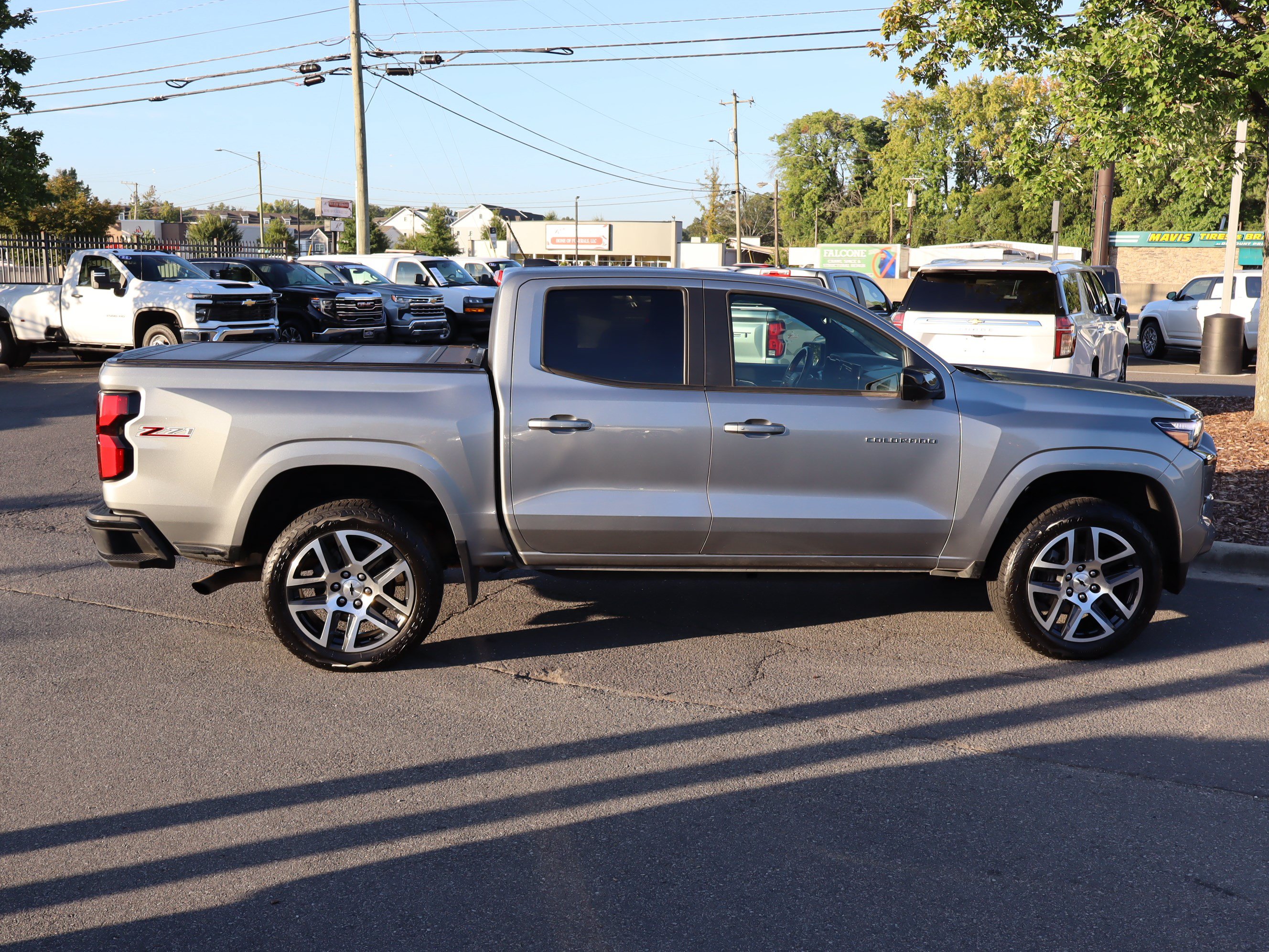 Used 2023 Chevrolet Colorado Z71 w/ Z71 Convenience Package 2 AWD/4WD image 11