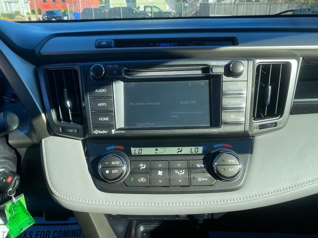 Used 2015 Toyota RAV4 XLE image 20