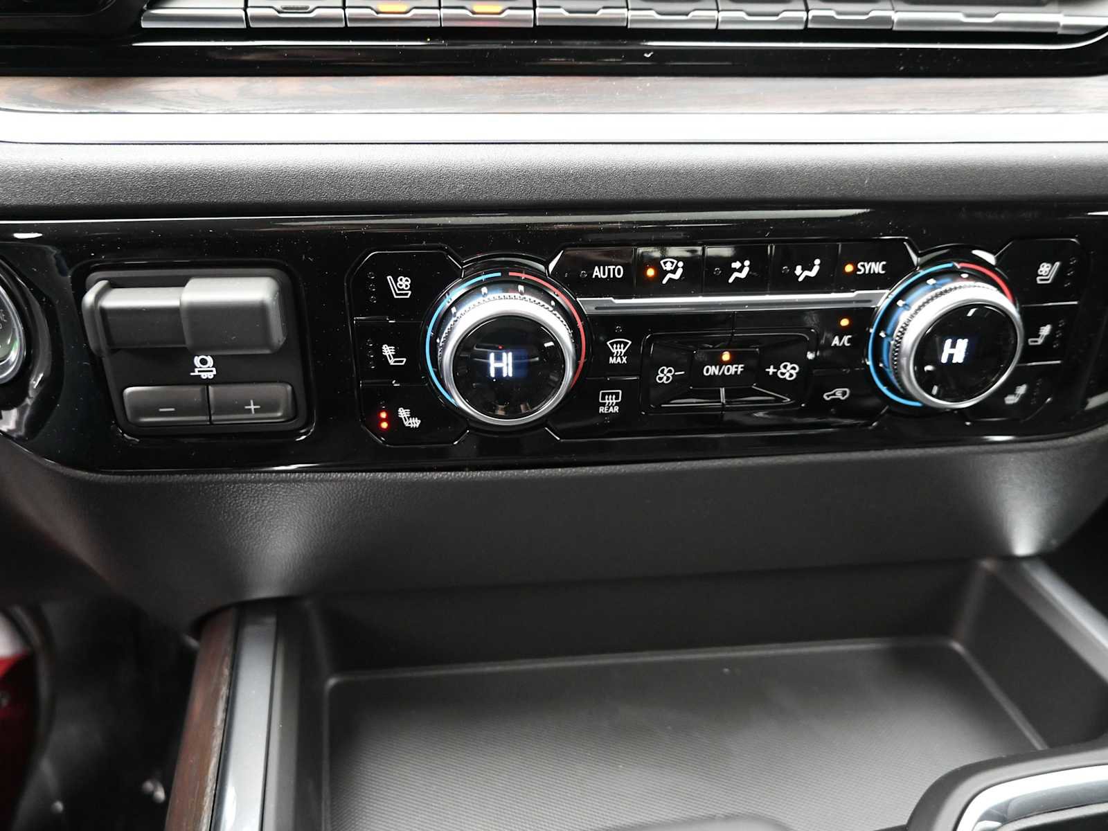 New 2026 GMC Sierra 1500 SLT image 16