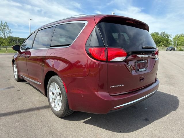 Used 2017 Chrysler Pacifica Touring-L Plus w/ Advanced Safetytec Group FWD image 12