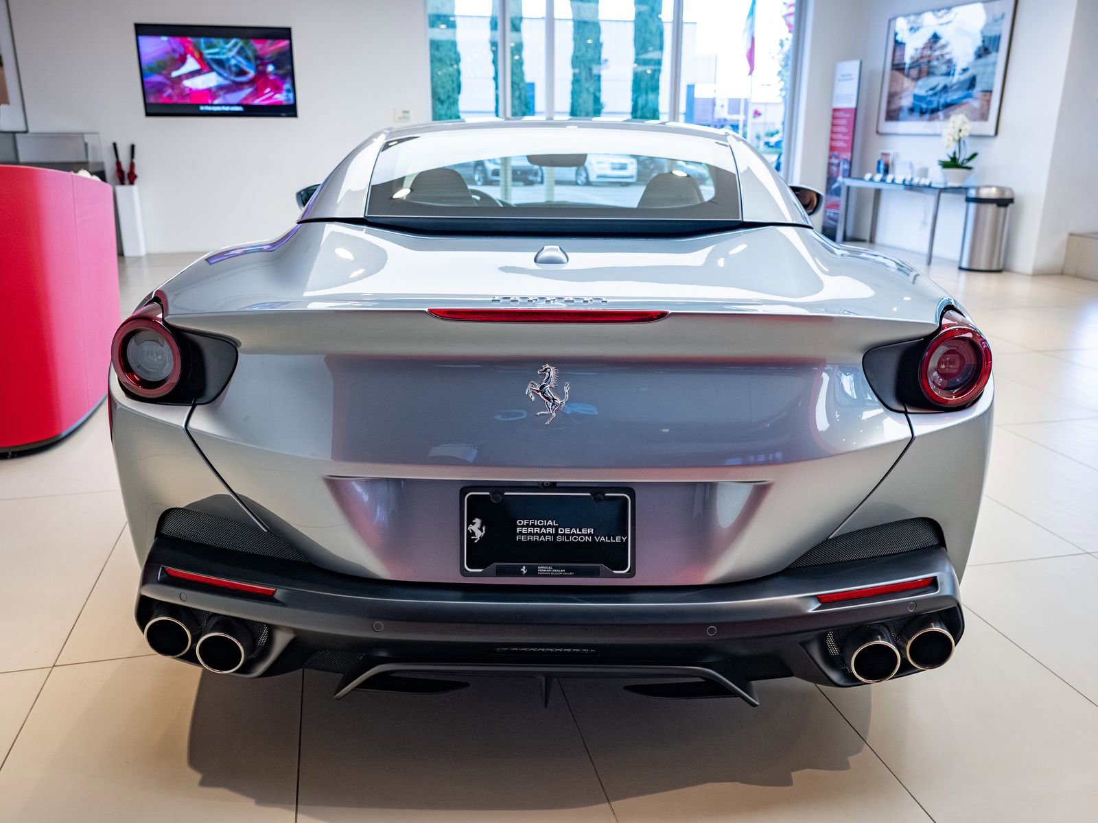 Used 2019 Ferrari Portofino RWD image 34