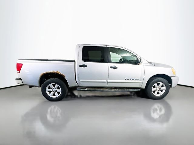 Used 2010 Nissan Titan SE w/ SE Value Truck Pkg image 5