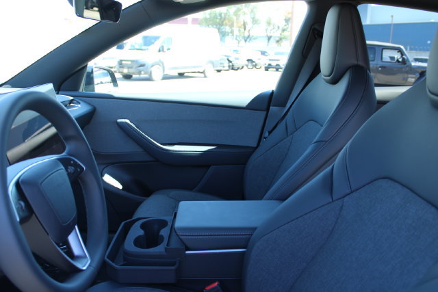 Used 2026 Tesla Model Y 2WD image 24