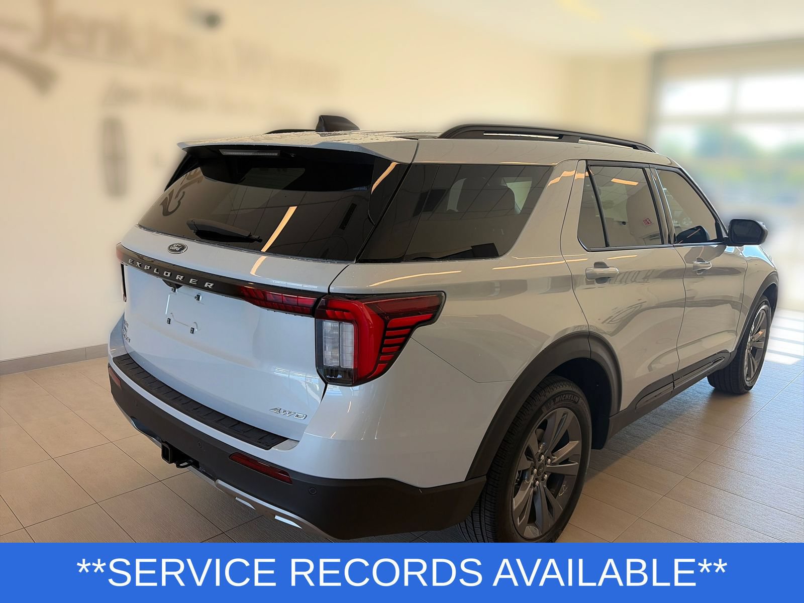 Used 2026 Ford Explorer Active w/ Active Comfort Package AWD/4WD image 3