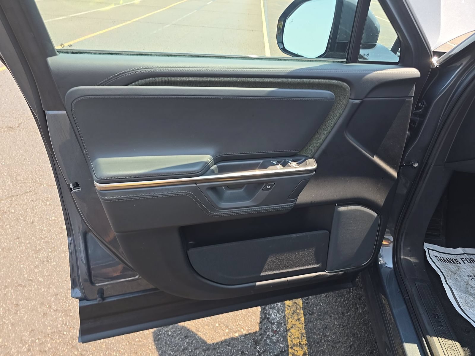 Used 2025 Rivian R1S Adventure Dual AWD/4WD image 16