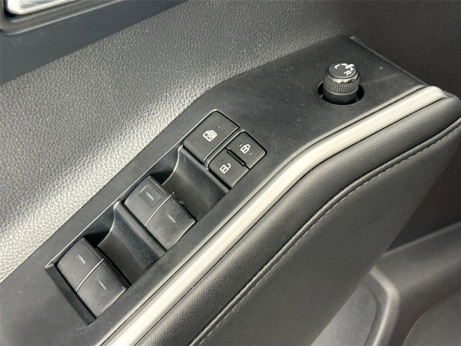 Certified 2024 Toyota Highlander XLE FWD image 28