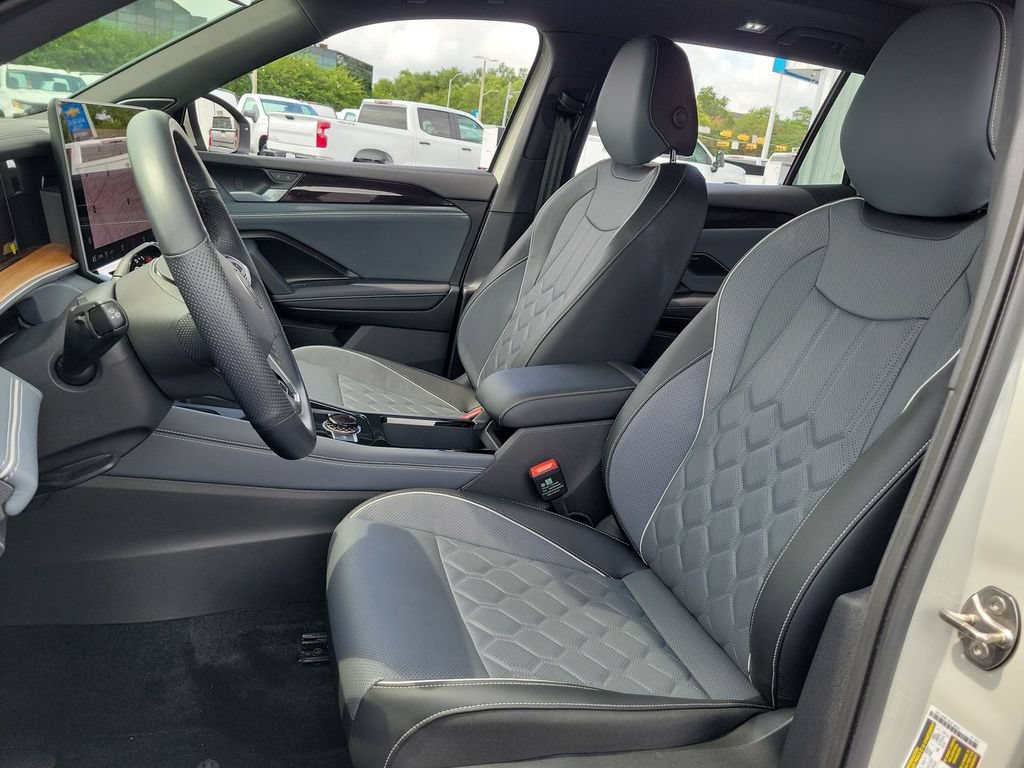 Used 2025 Volkswagen Tiguan SEL R-Line AWD/4WD image 20