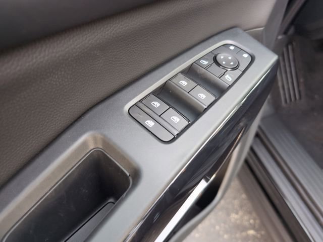 New 2025 Nissan Pathfinder SV image 16