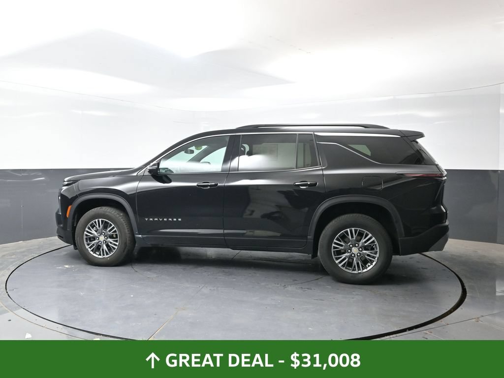 Used 2024 Chevrolet Traverse LT FWD image 11