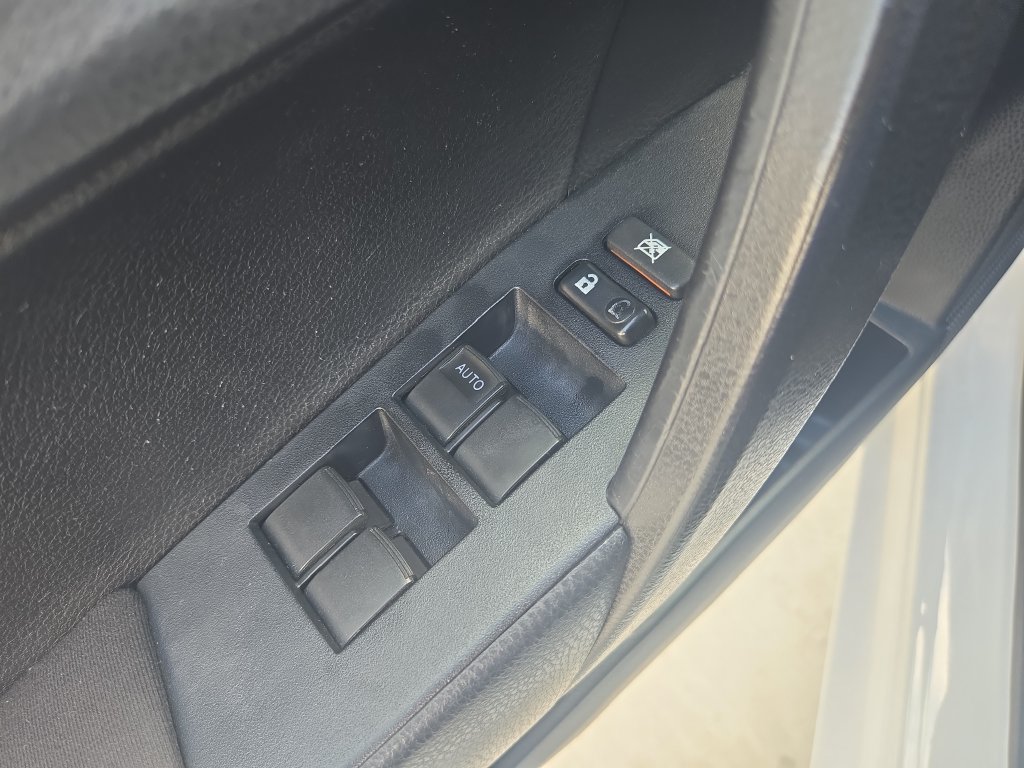 Used 2017 Toyota Corolla L w/ Carpet Mat Package (TMS) FWD image 11