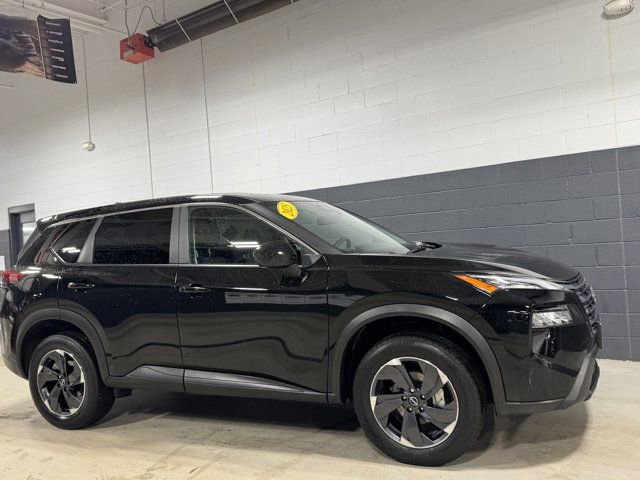 Used 2025 Nissan Rogue SV image 7