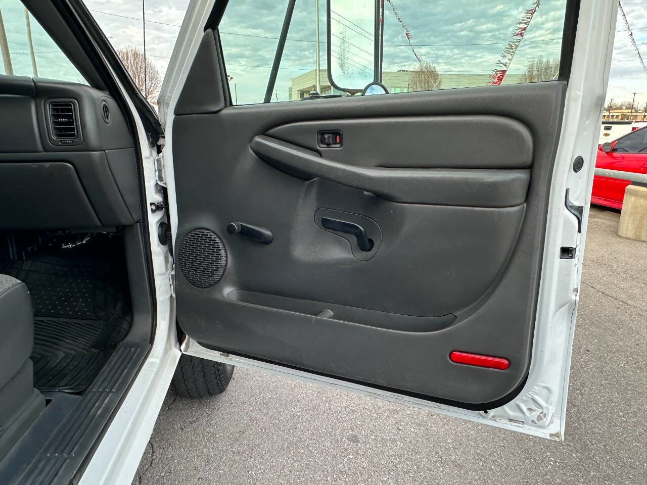 Used 2005 Chevrolet Silverado 3500 2WD Regular Cab image 17