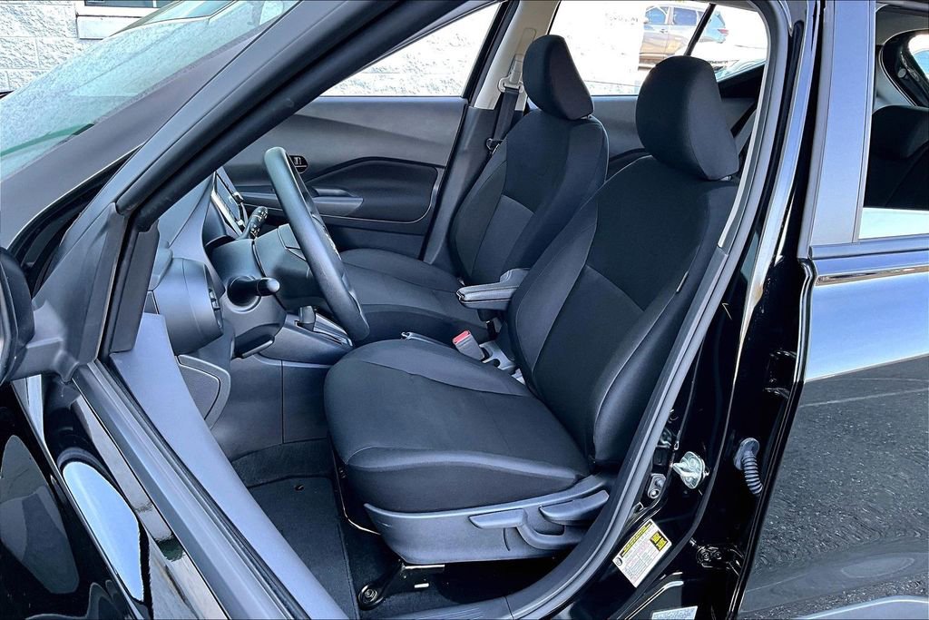 Certified 2025 Nissan Kicks Play S image 18
