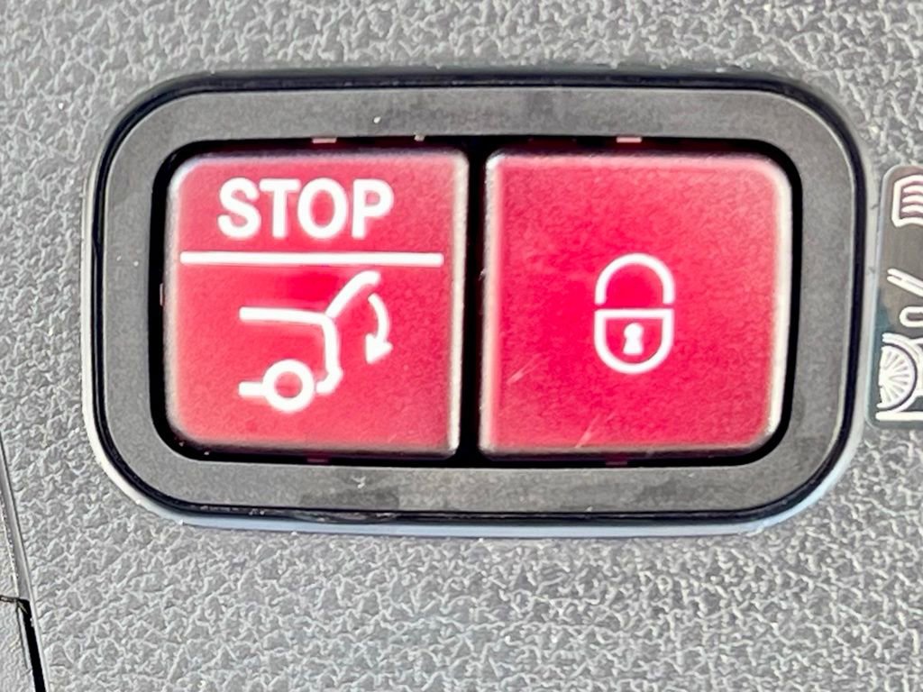 Certified 2025 Mercedes-Benz GLE 450 4MATIC Coupe image 50