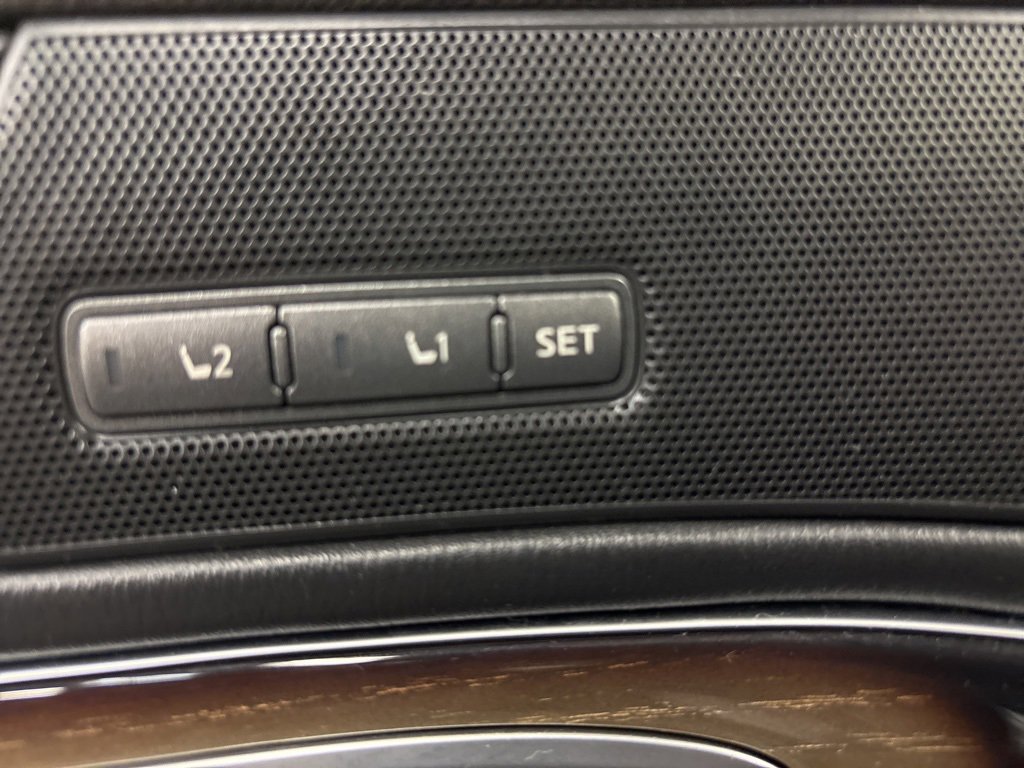 Used 2016 INFINITI Q70 L 3.7 w/ Deluxe Touring Package image 14