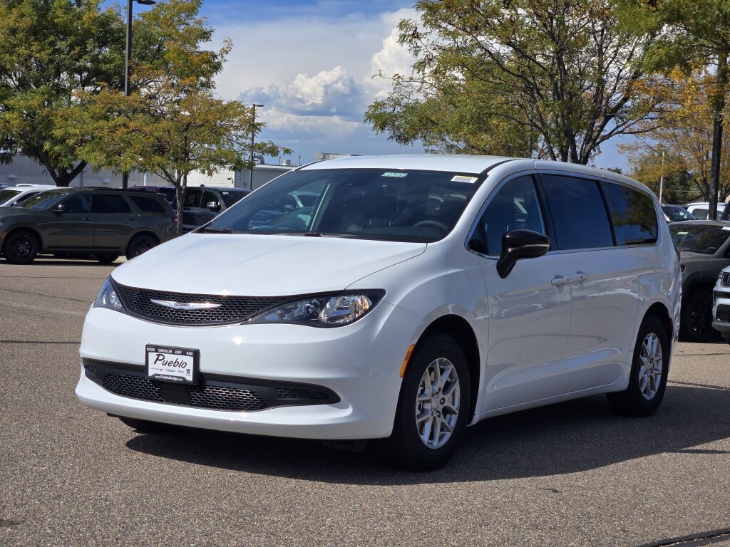 New 2027 Chrysler Pacifica LX FWD image 4