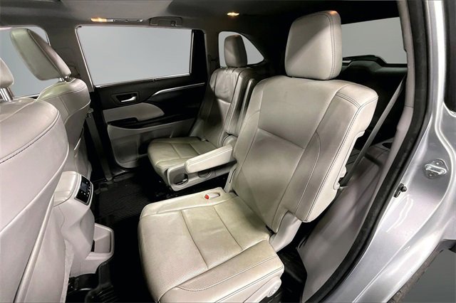 Used 2017 Toyota Highlander Limited w/ Protection Package #3 image 23