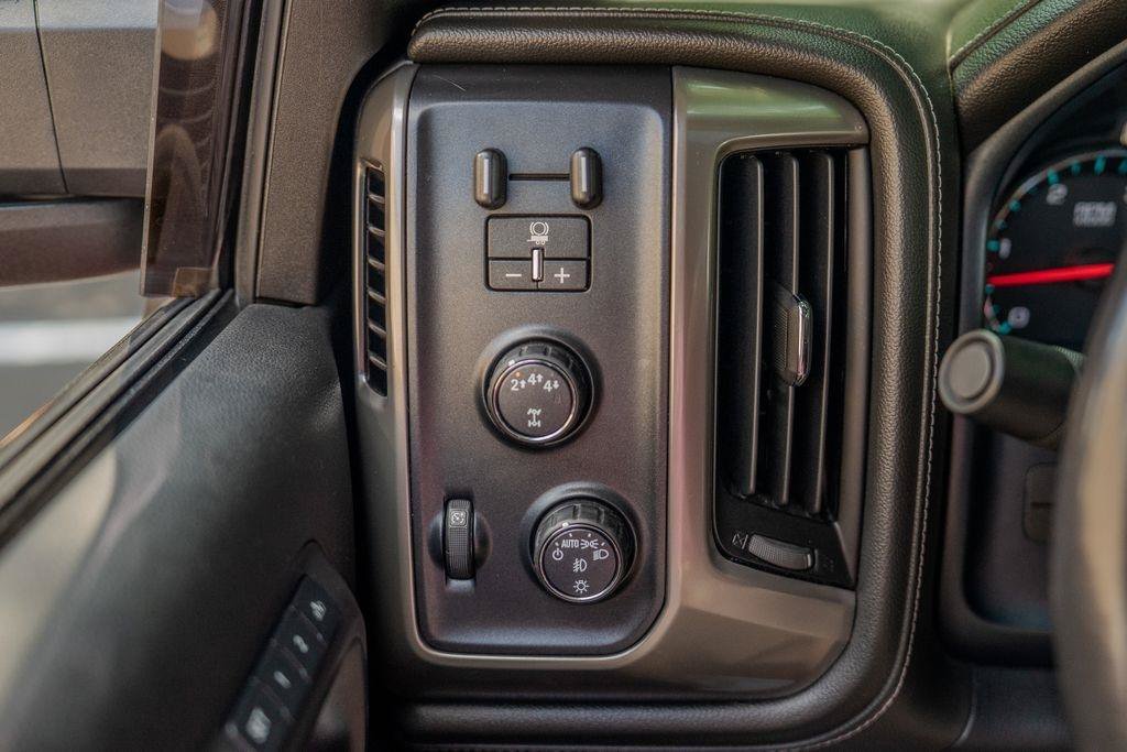 Used 2018 Chevrolet Silverado 2500 High Country w/ Duramax Plus Package AWD/4WD image 37