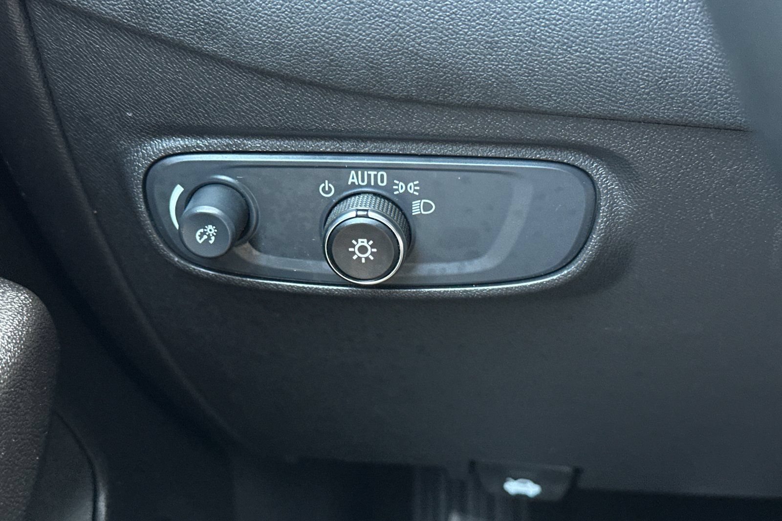 Used 2024 Chevrolet Equinox LT FWD image 35