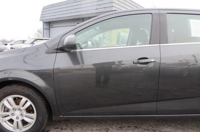 Used 2016 Chevrolet Sonic LT FWD image 30