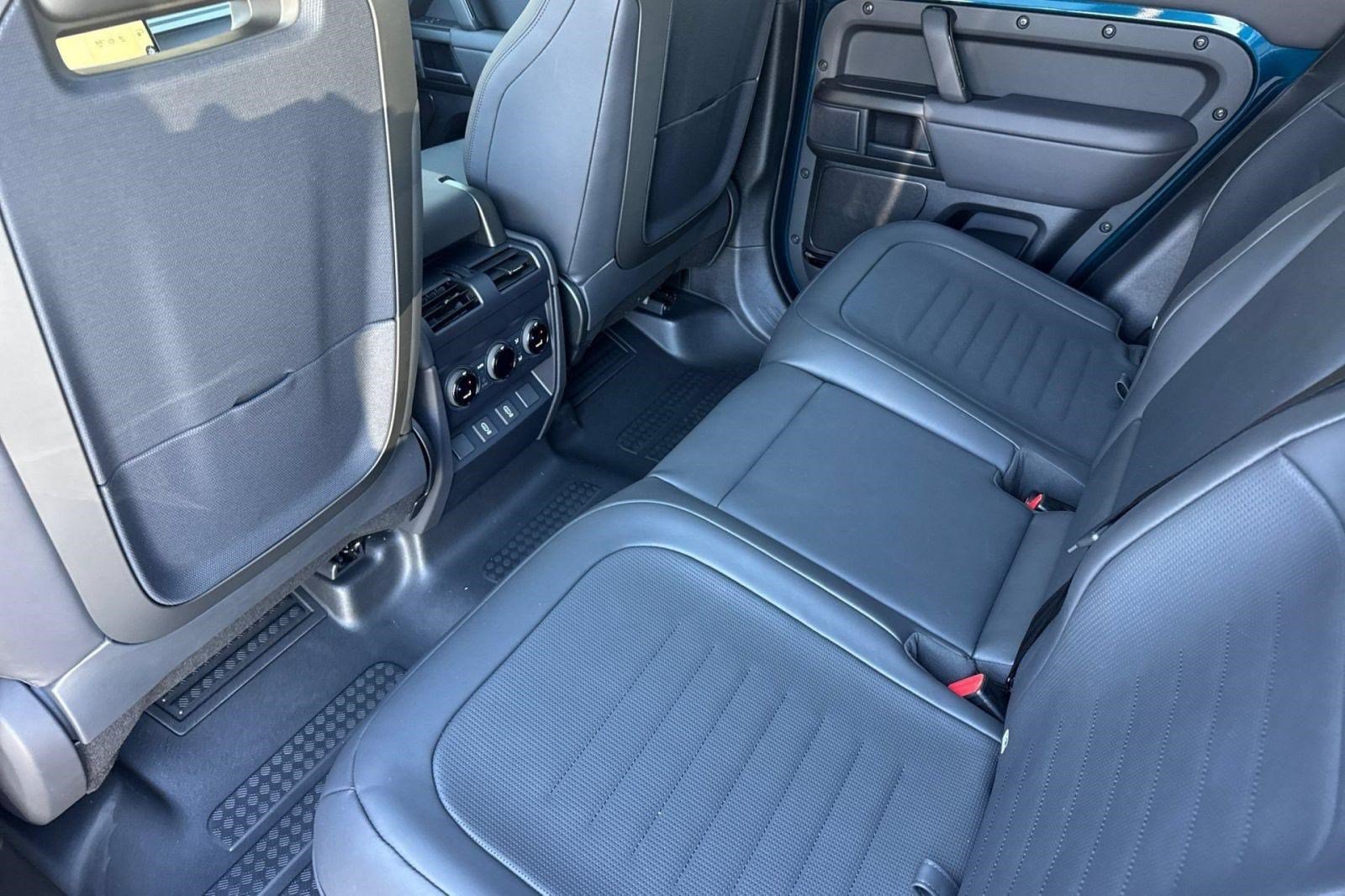 New 2026 Land Rover Defender 110 OCTA AWD/4WD image 26
