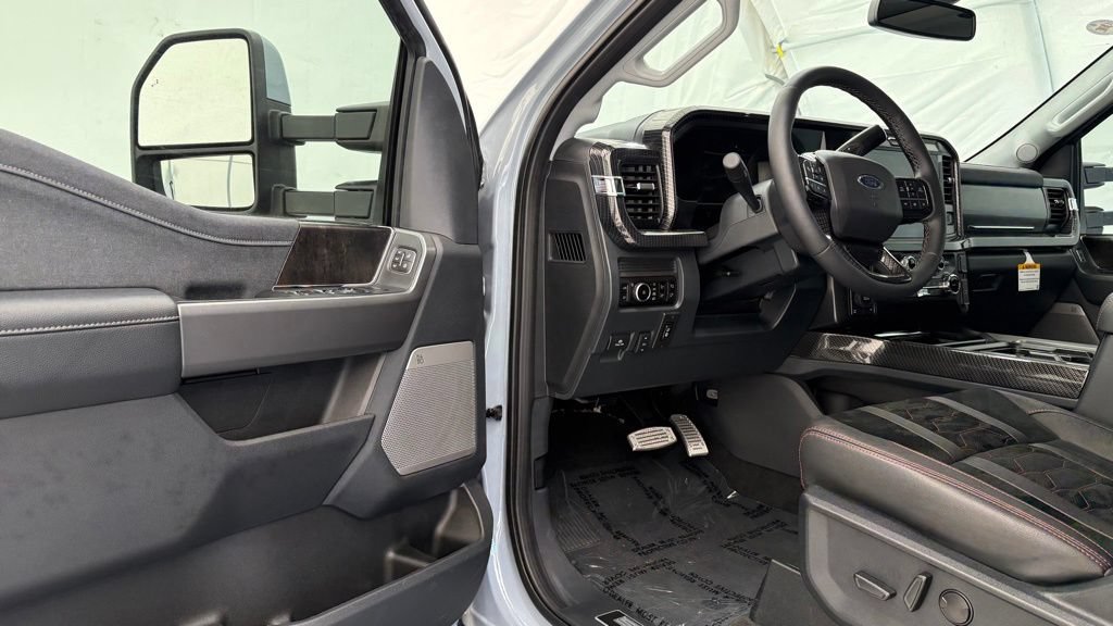 New 2026 Ford F250 Lariat w/ Black Appearance Package AWD/4WD image 31