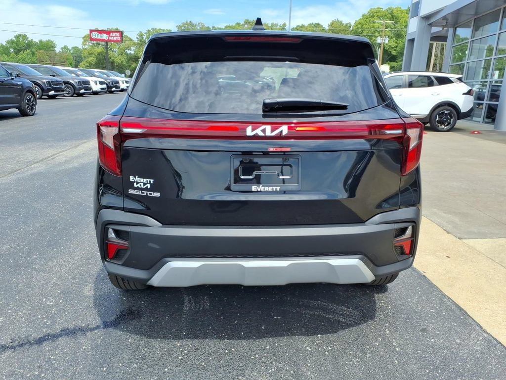 New 2026 Kia Seltos LX FWD image 5