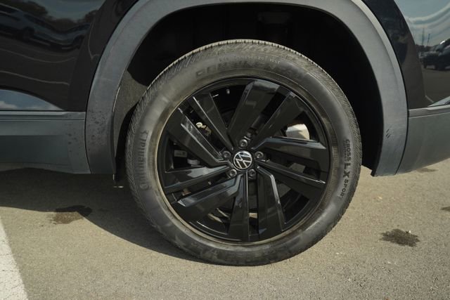 Used 2021 Volkswagen Atlas Cross Sport SE w/ Panoramic Sunroof Package image 40