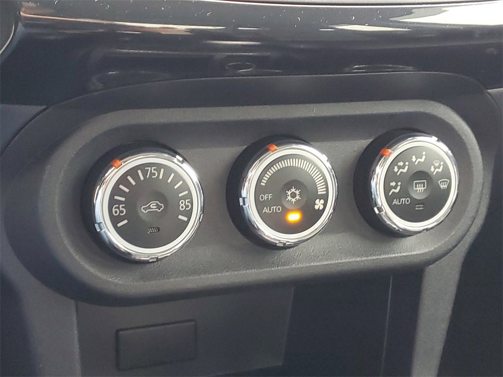 Used 2015 Mitsubishi Lancer Evolution GSR image 23