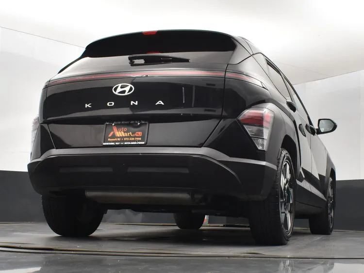 Used 2025 Hyundai Kona SEL FWD image 13
