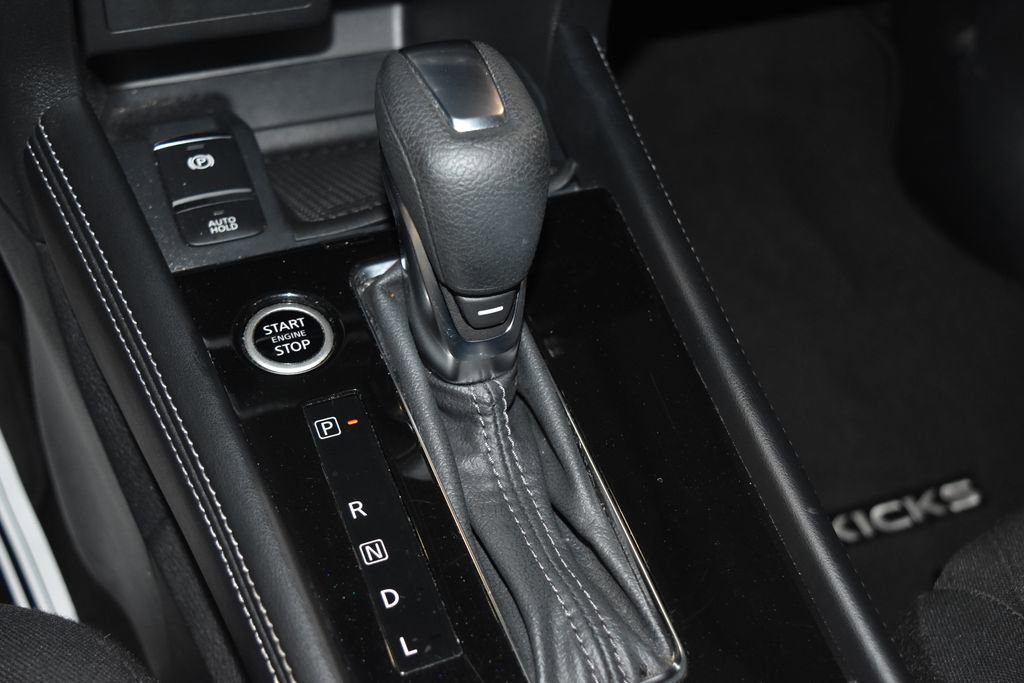 Certified 2022 Nissan Kicks SV w/ Interior Electronics Package image 14