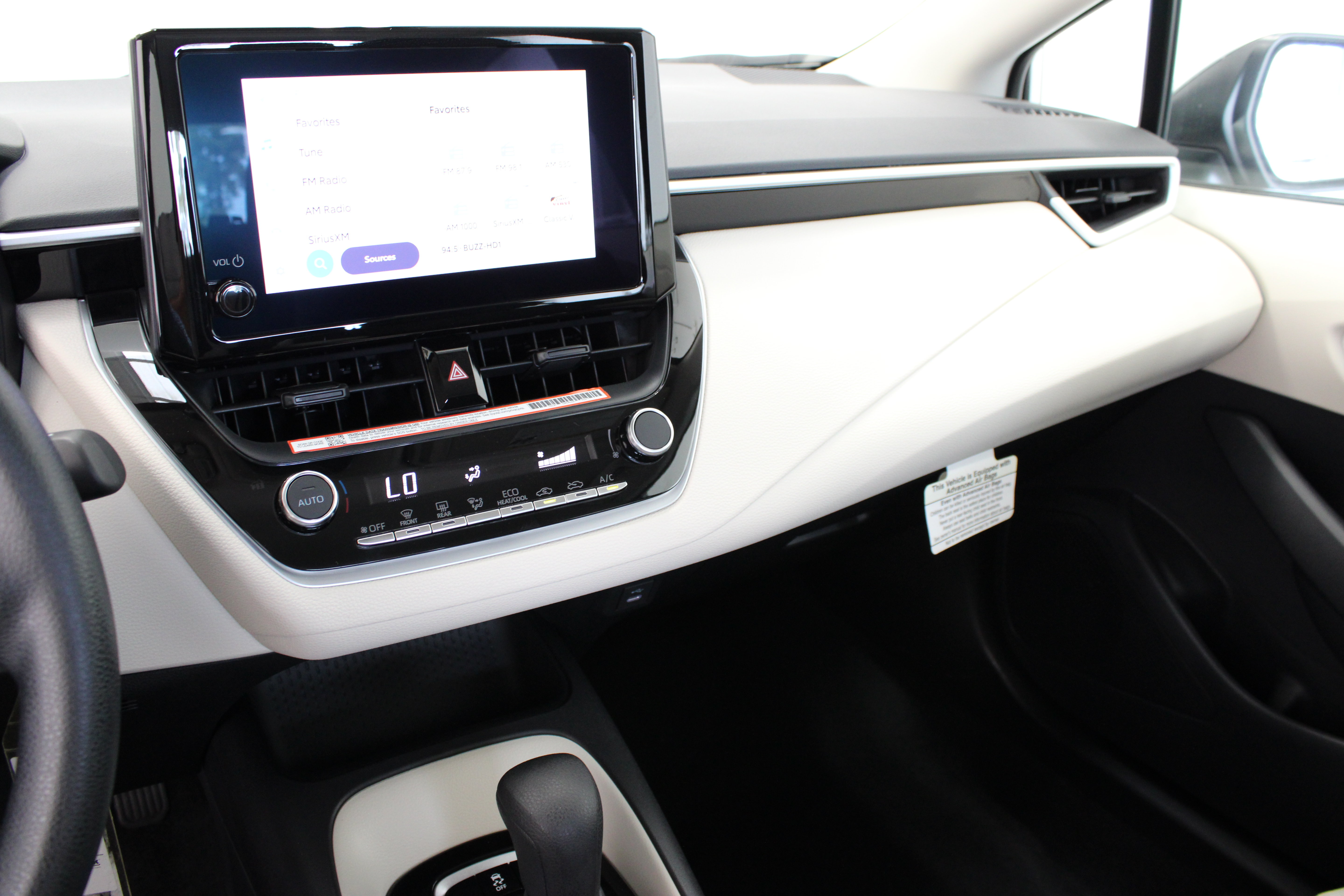 Used 2025 Toyota Corolla LE FWD image 15