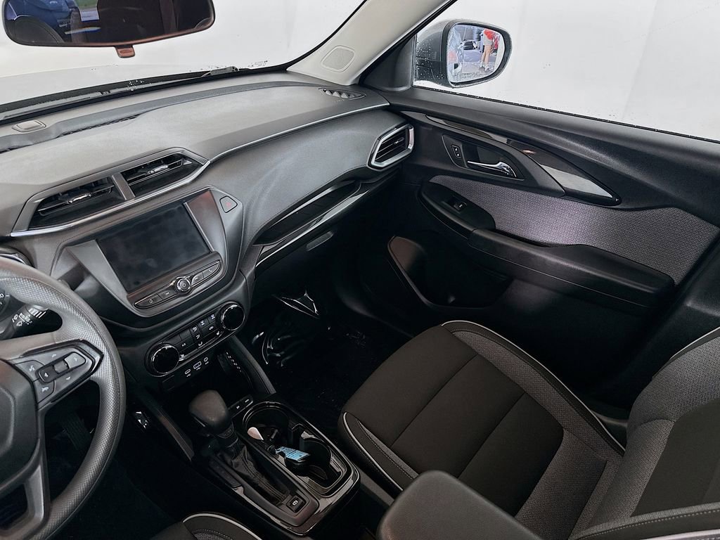 Used 2022 Chevrolet TrailBlazer LT AWD/4WD image 31