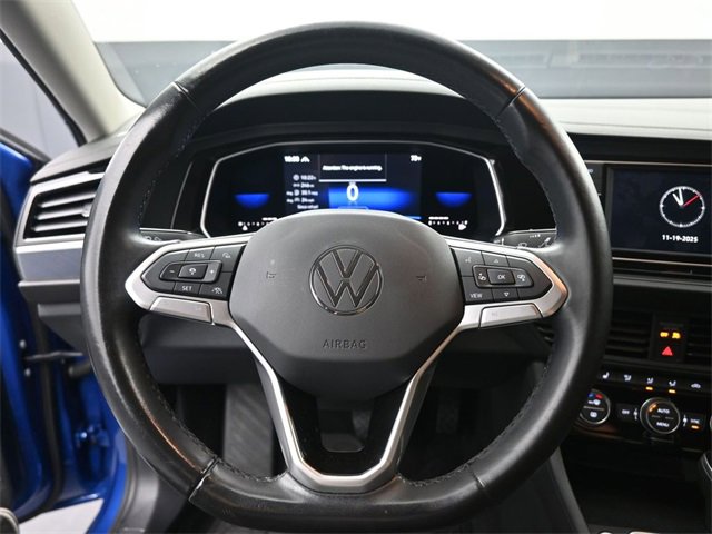 Used 2022 Volkswagen Jetta SE image 32