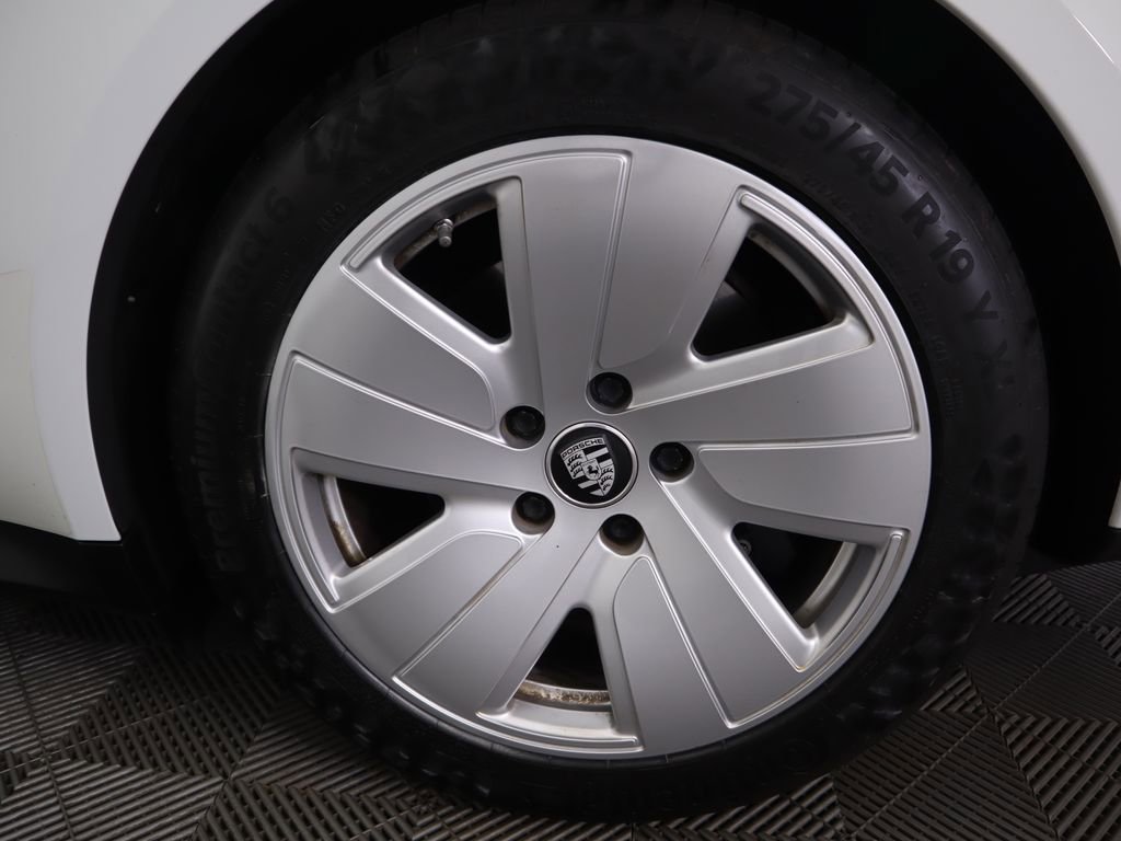 Used 2021 Porsche Taycan image 32