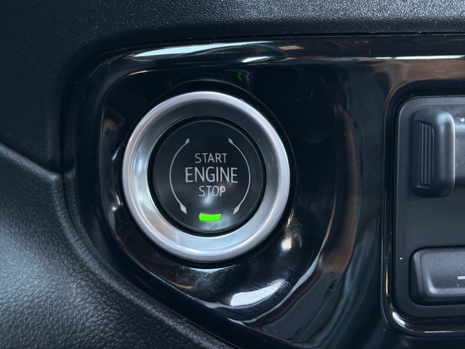 Used 2024 Chevrolet Silverado 2500 High Country w/ High Country Premium Package AWD/4WD image 24
