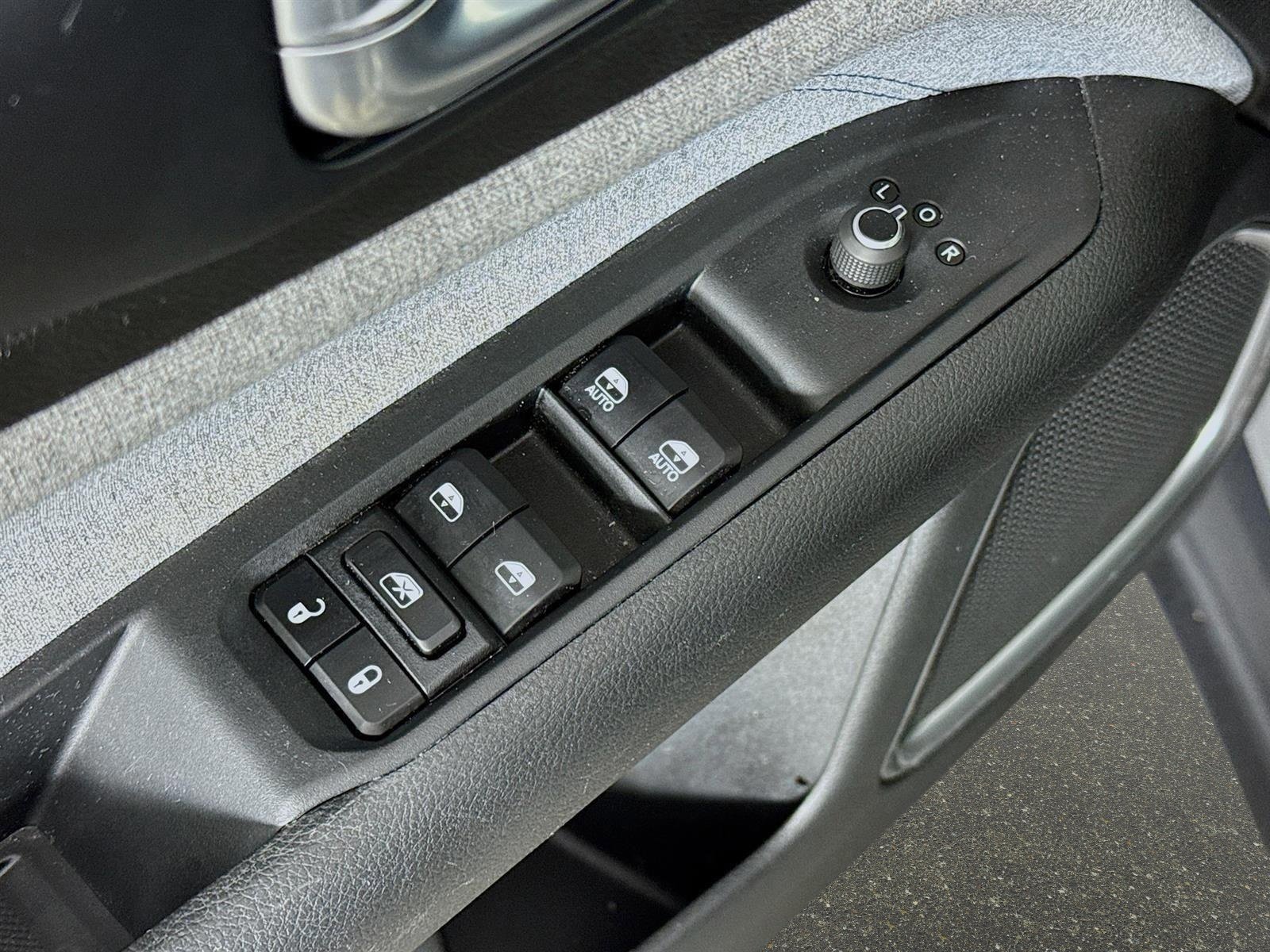 Used 2023 Jeep Compass Latitude image 19