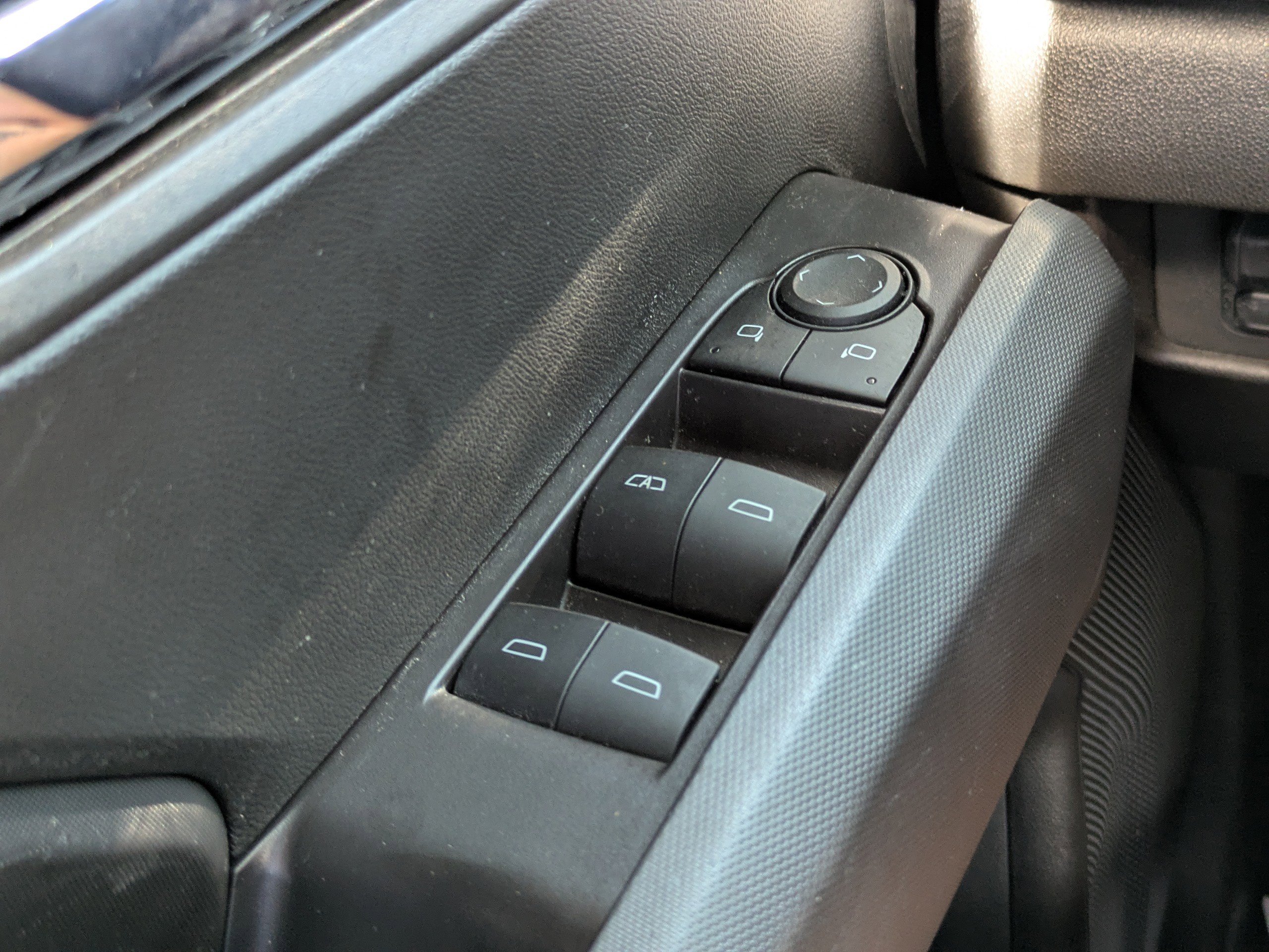 Used 2024 GMC Canyon Elevation w/ Convenience Package image 24