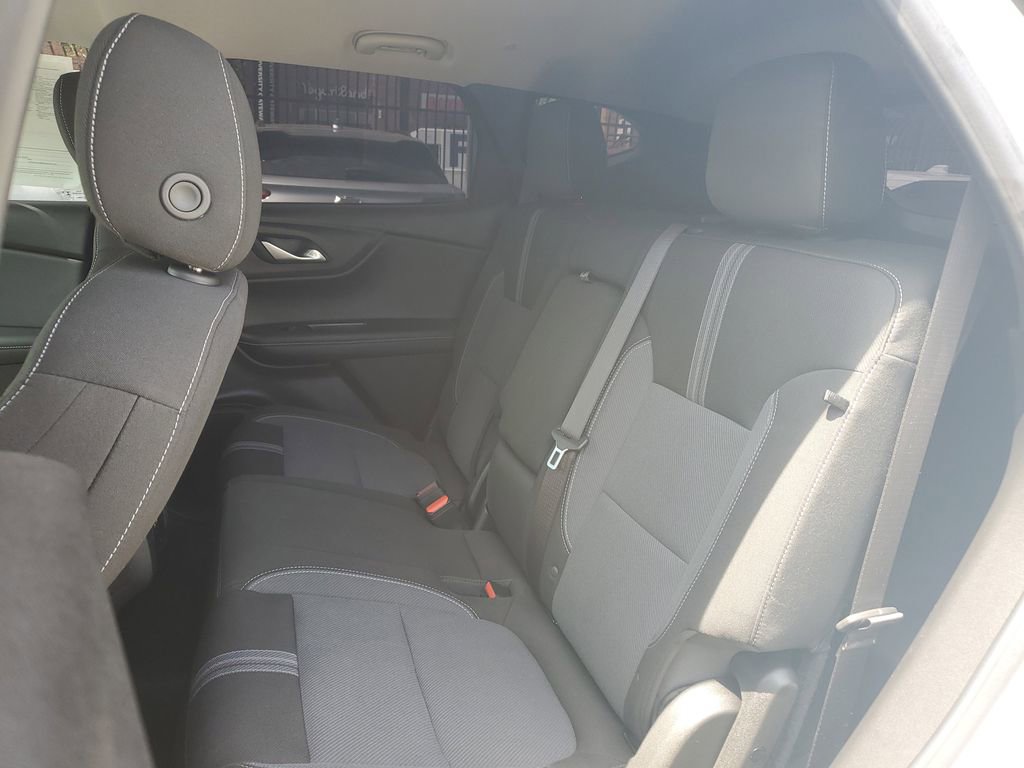 Used 2023 Chevrolet Blazer LT image 13