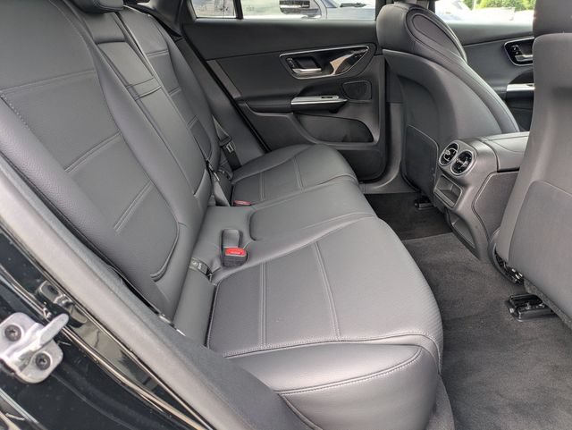 Used 2025 Mercedes-Benz GLC 300 4MATIC image 26