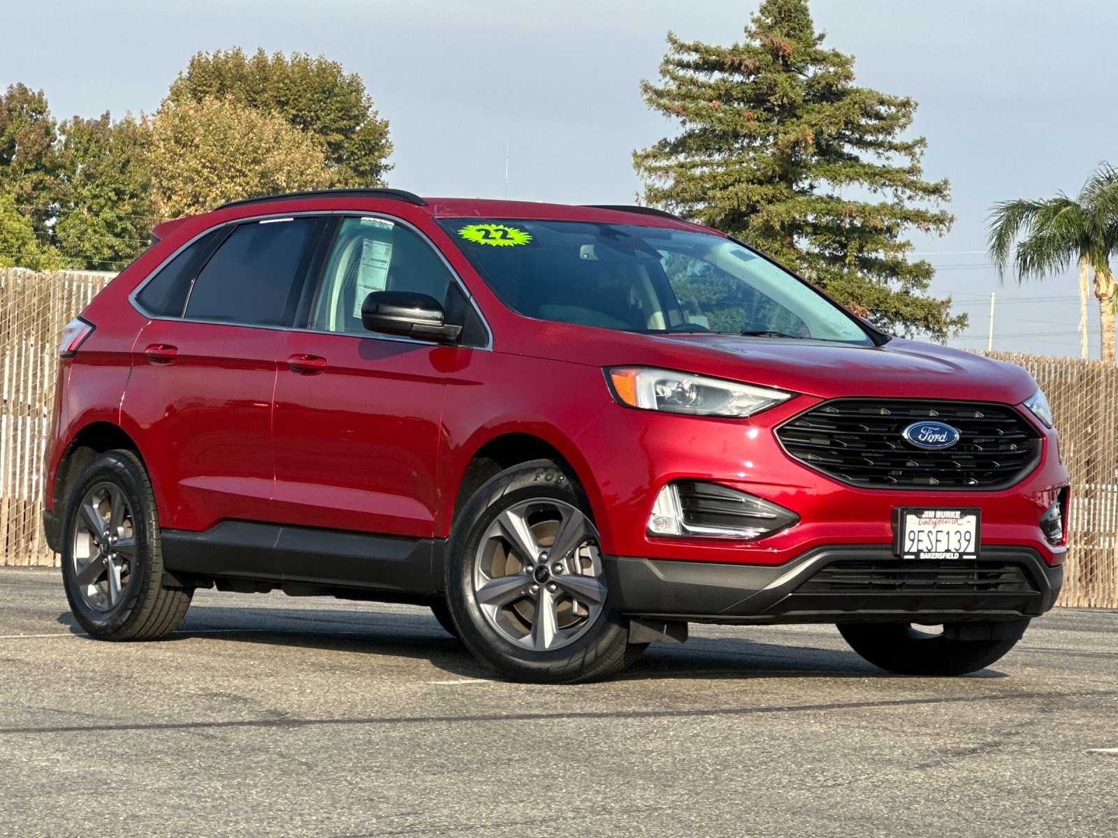 Certified 2022 Ford Edge SEL w/ Sport Appearance Package image 2