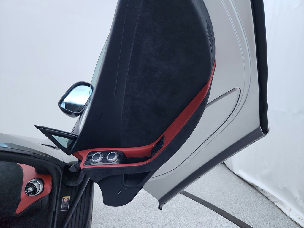 Used 2015 McLaren 650S Spider image 30