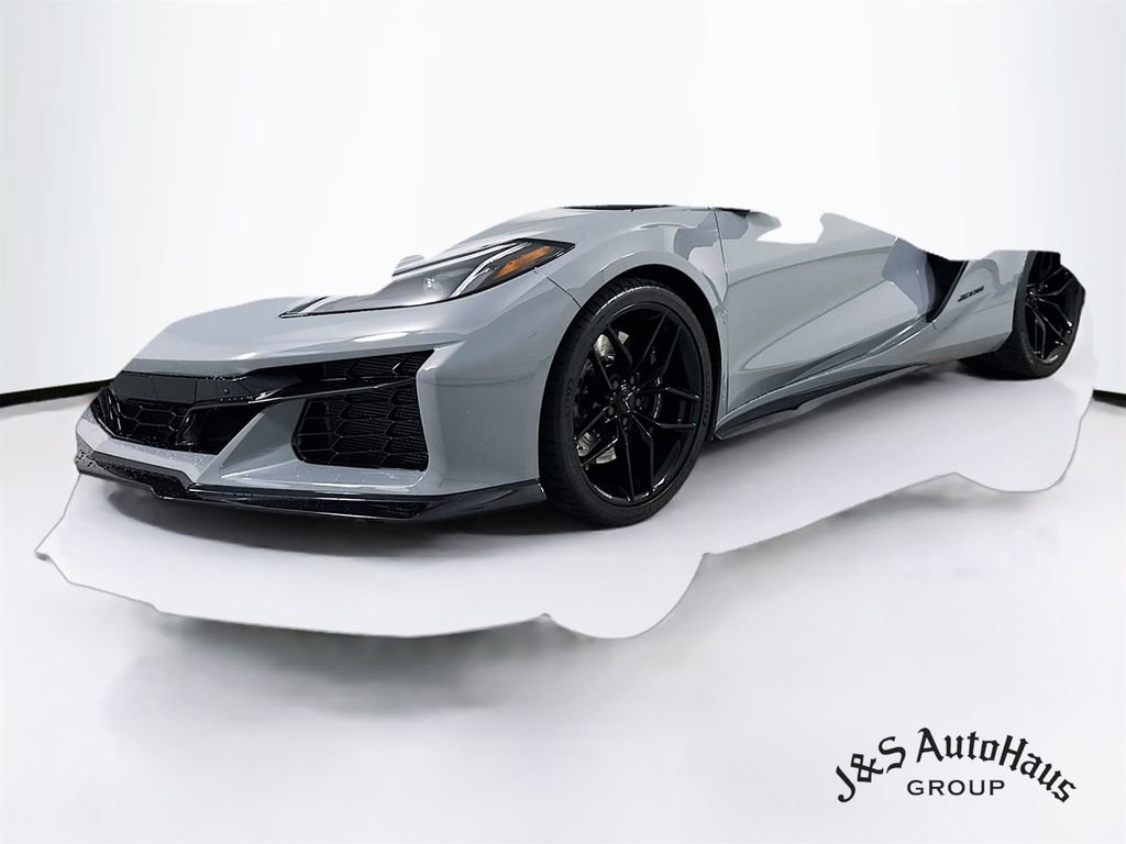 Used 2025 Chevrolet Corvette Z06 image 3