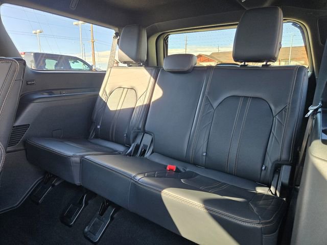 Used 2024 Ford Expedition Max Platinum image 6