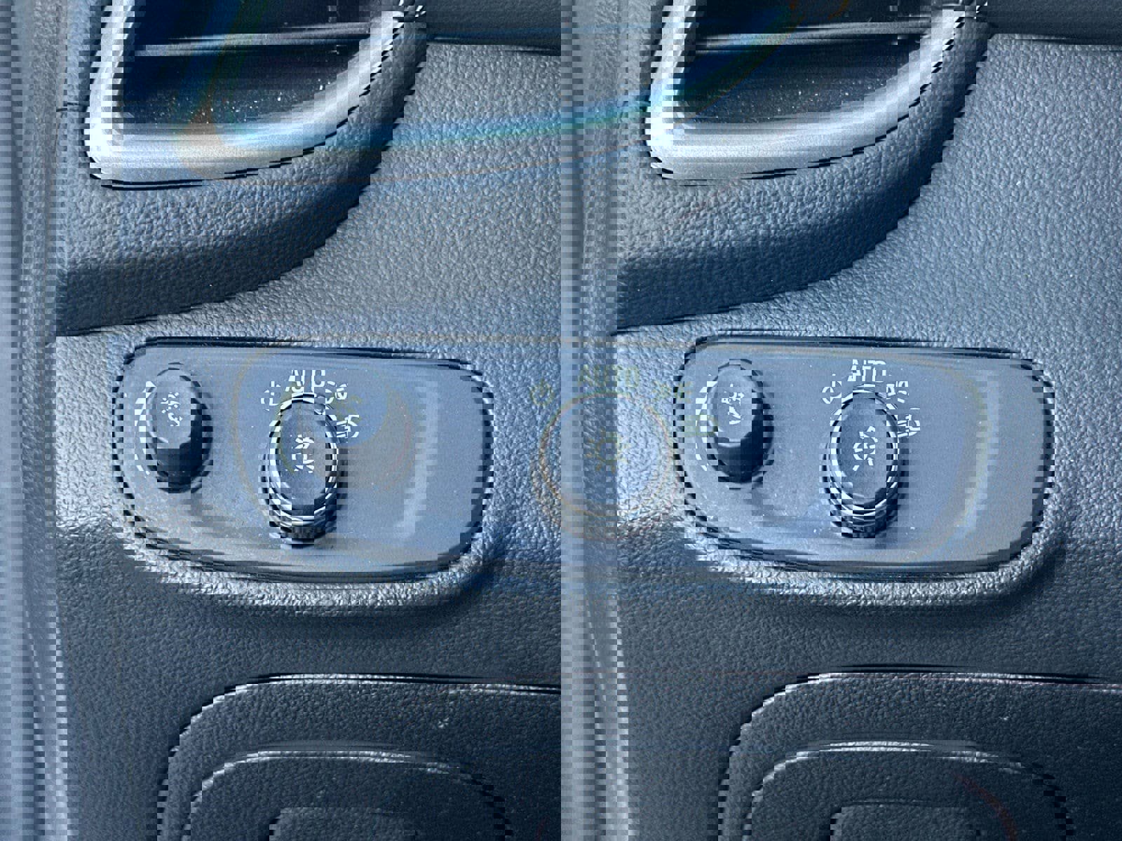 Used 2020 Chevrolet Trax LS w/ Tint and Cruise Package image 29