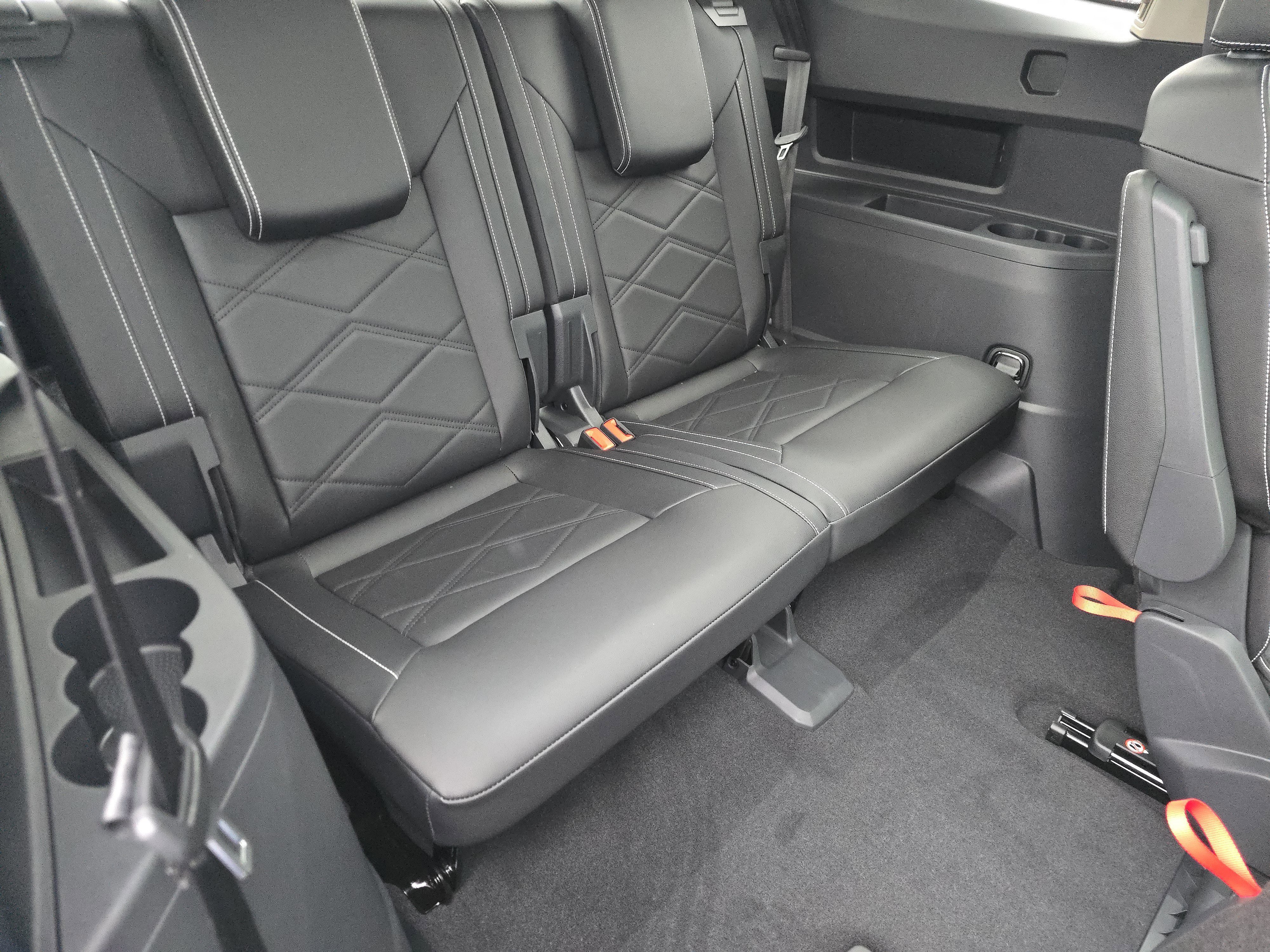 New 2026 Volkswagen Atlas SE image 16