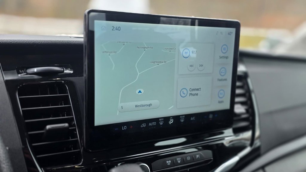 Used 2023 Ford Transit 350 XLT image 18