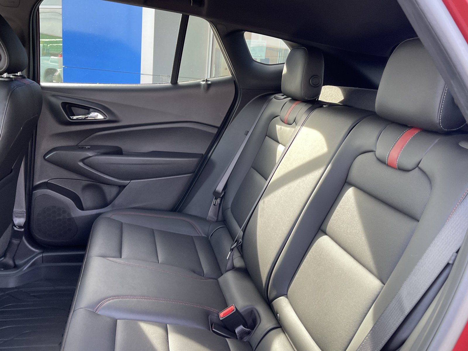 Used 2024 Chevrolet Trax RS w/ Sunroof Package FWD image 15