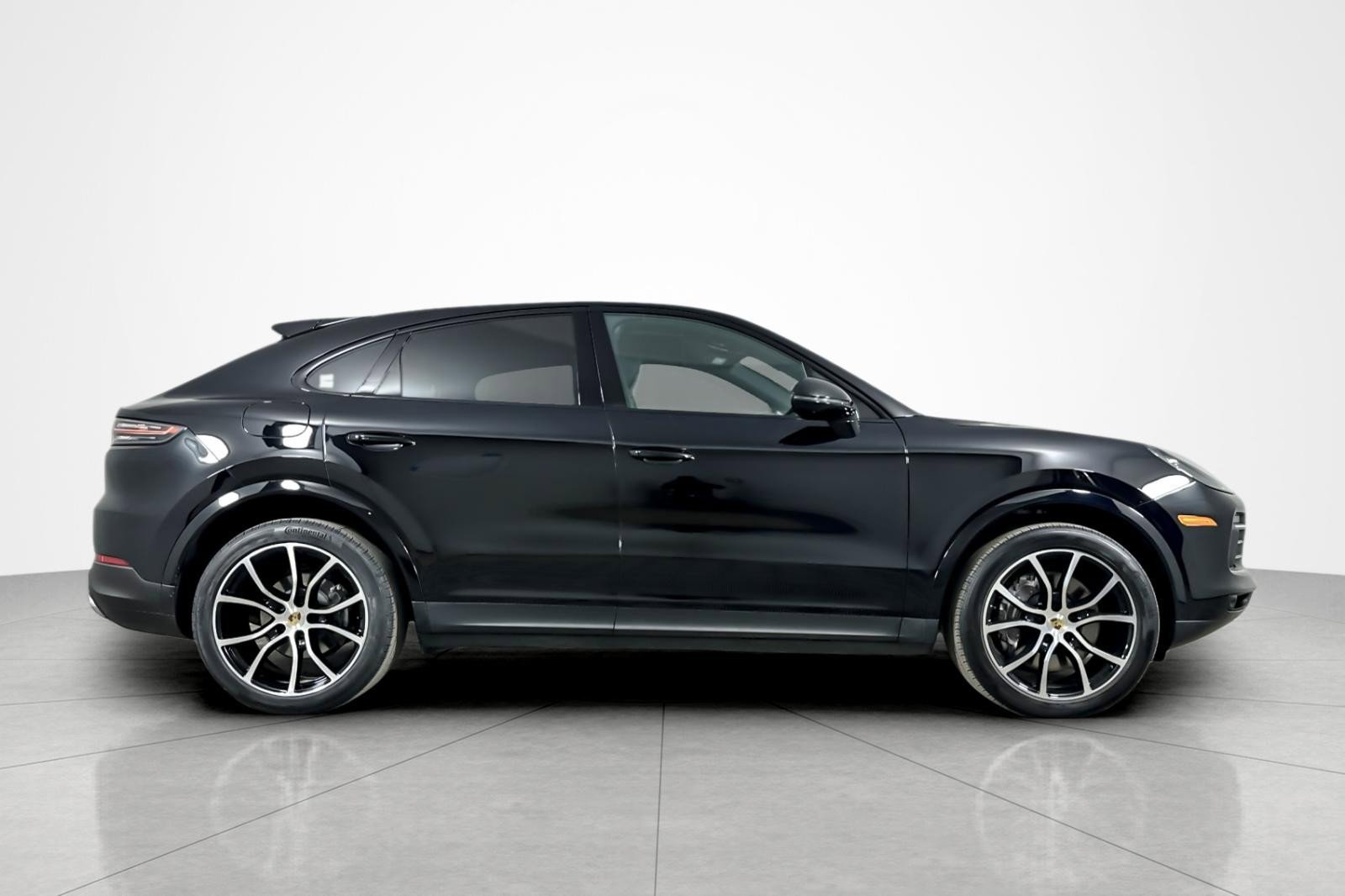 Used 2023 Porsche Cayenne Coupe image 6