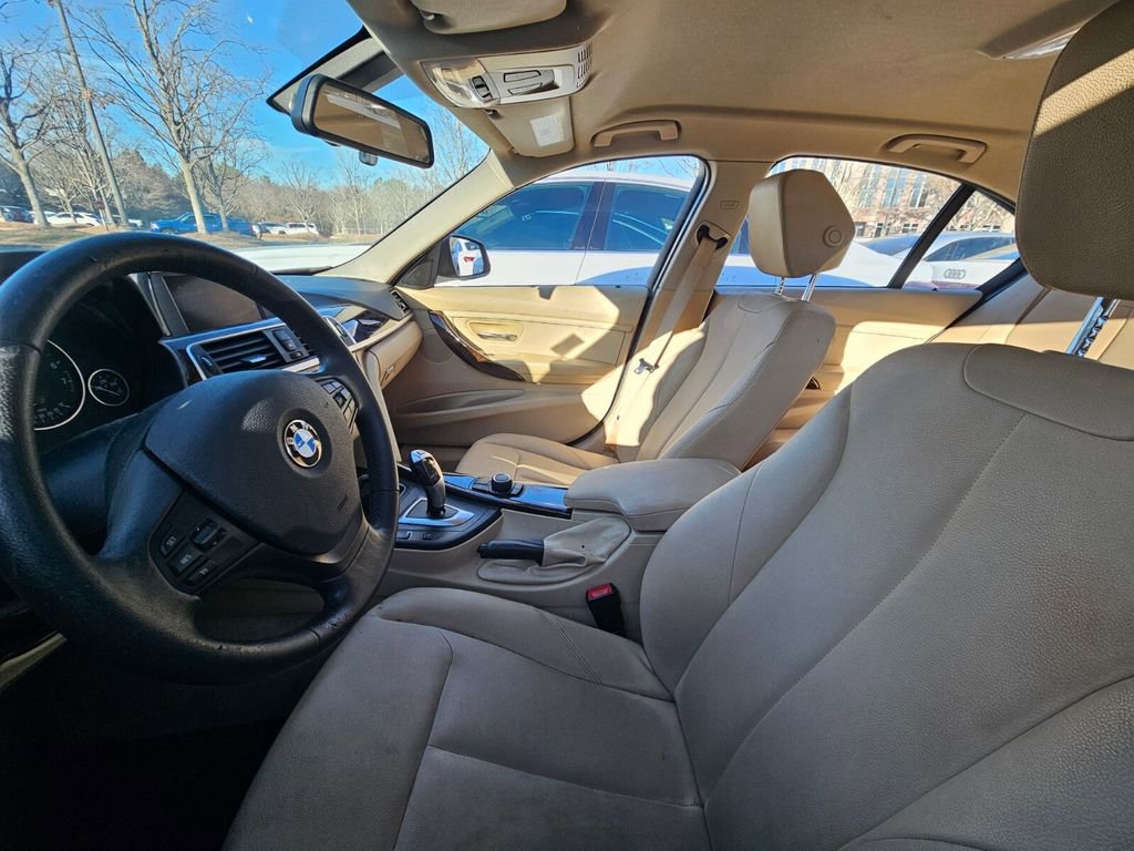 Used 2016 BMW 320i Sedan image 11